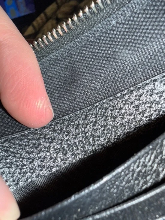 Gucci Multicolor GG Supreme Wristlet Pouch - Picture 6 of 7